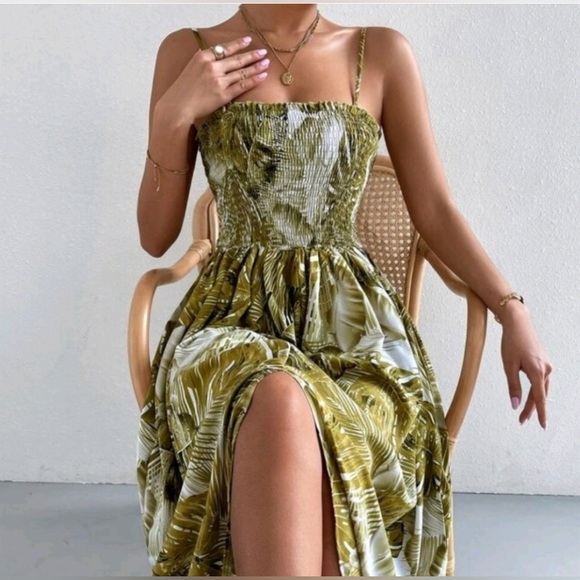 zeasty tropical palm print maxi dress with smocked bodice and slit. NEW Large - Picture 4 of 15